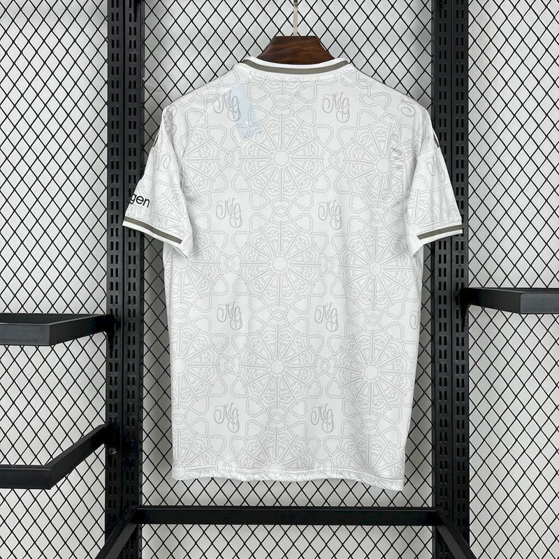 Camisa Nottingham Forest 2 - 25/26